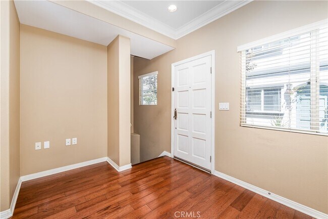 Foto del edificio - 9301 Shirley Ave