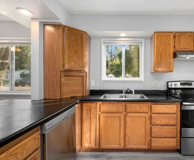 Foto del edificio - Charming 3 Bedroom / 2 Bath Home Near City Park – Fort Collins