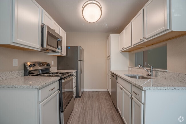 2BR, 2BA - 1052SF Kitchen - Hampshire Downs Apartments - North JFA2