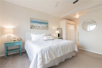 Building Photo - 260 Robin Hood Cir