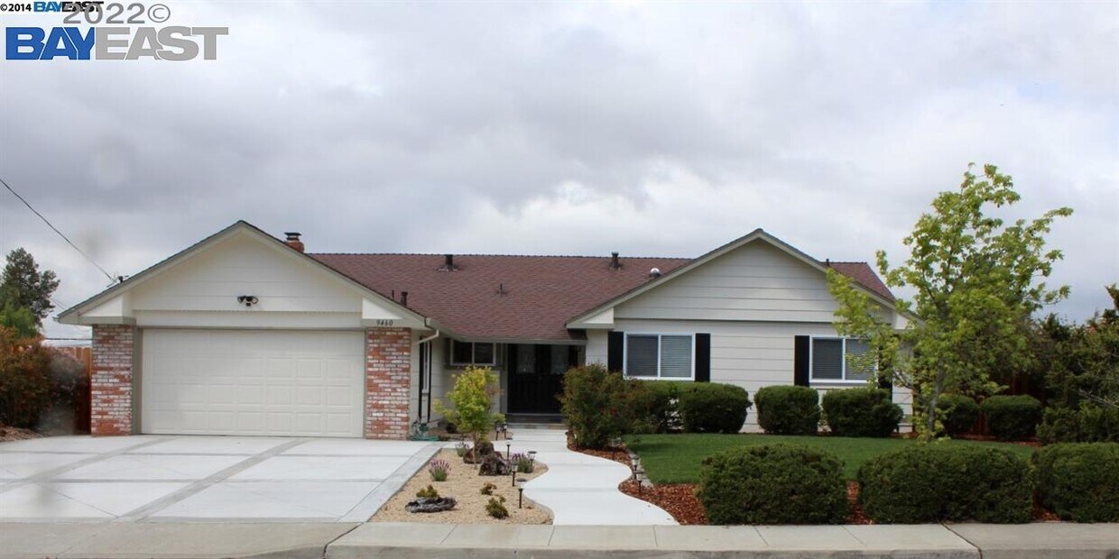 Primary Photo - 9460 Cherry Hills Ln