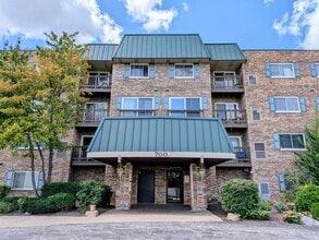Building Photo - 700 Perrie Dr