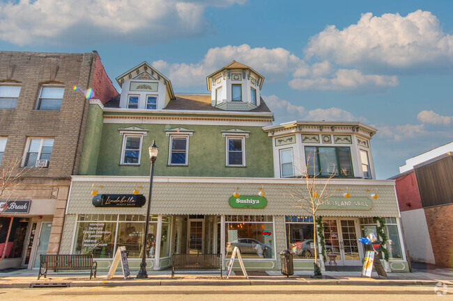 Building Photo - 73 Main St