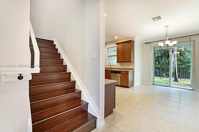 Foto del edificio - 4631 Mediterranean Cir