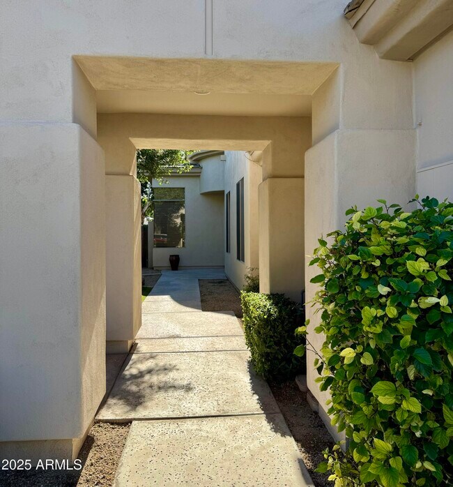 Foto del edificio - 7307 E Vaquero Dr