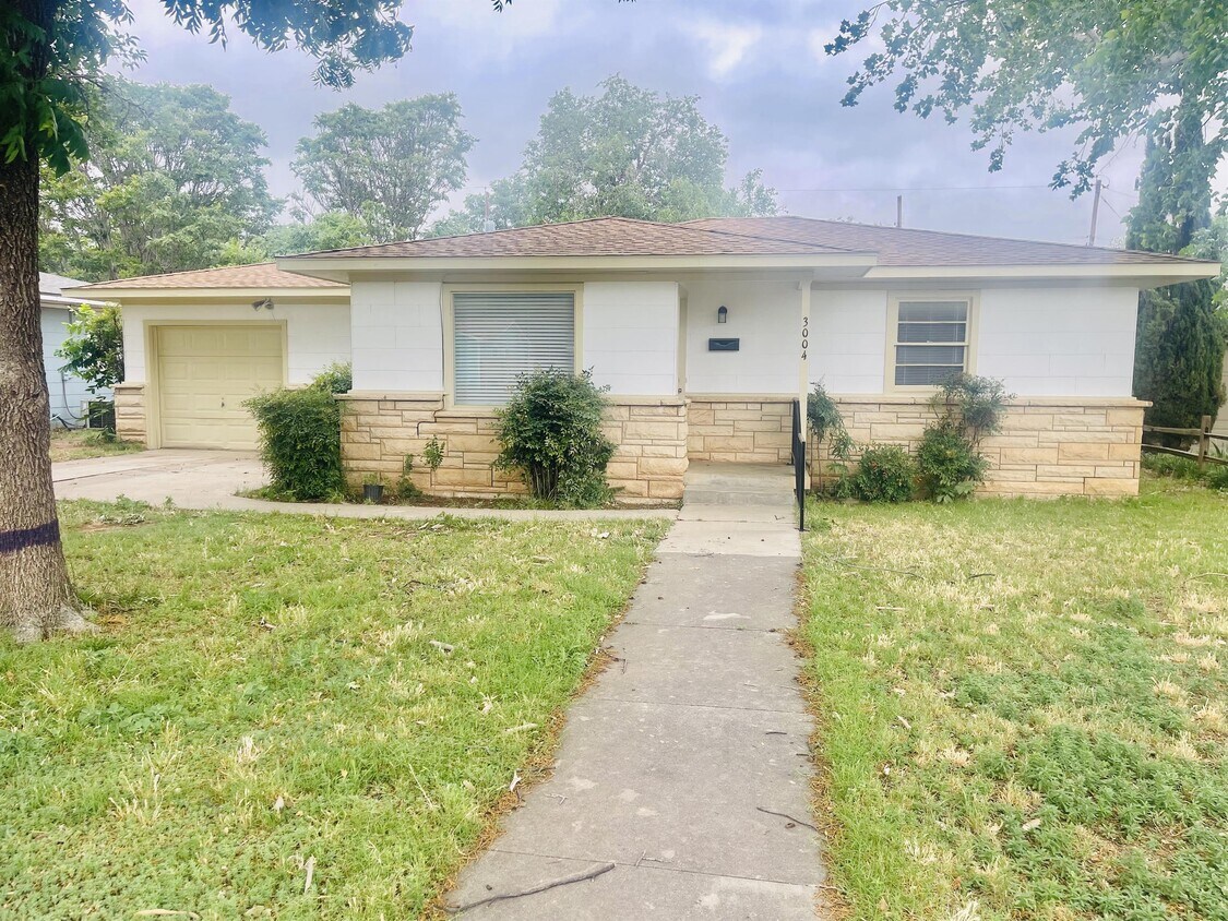 Foto principal - 3004 44th St