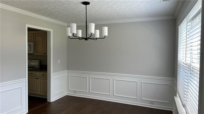 Building Photo - 1830 Westwind Dr