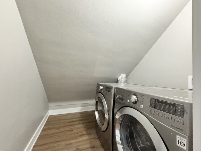 Building Photo - 53 Martin Rd