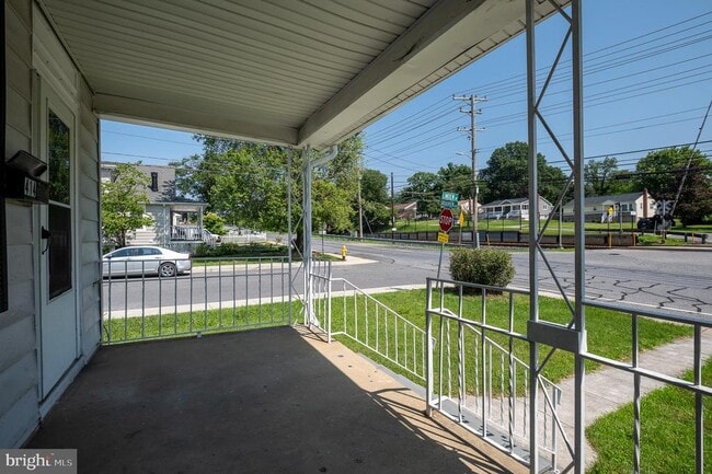 Building Photo - 414 N Broadview Blvd