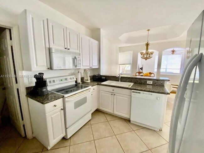 Foto del edificio - 6834 NW 107th Pl