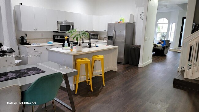 Foto del edificio - 3721 SW 49th St