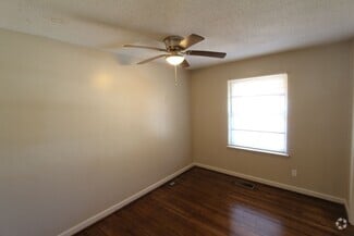 Building Photo - 1517 Carol Cir