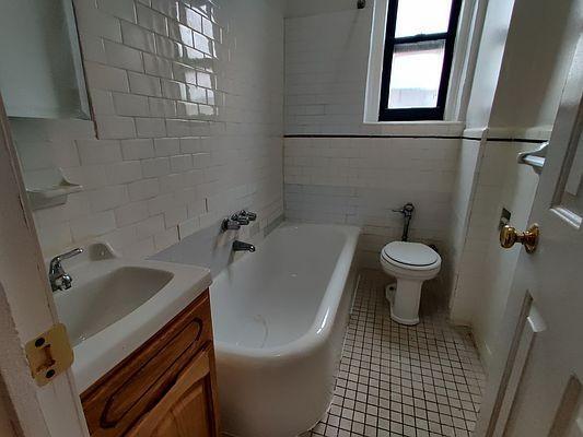 Foto del edificio - 2 bedroom in BRONX NY 10456