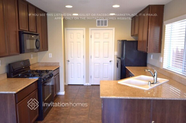 Foto del edificio - 7962 Valladolid Ave