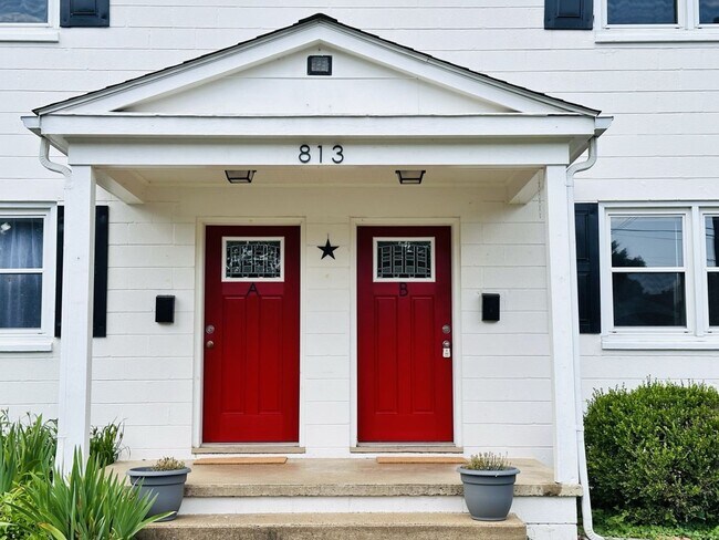 Foto del edificio - 813 Montrose Ave