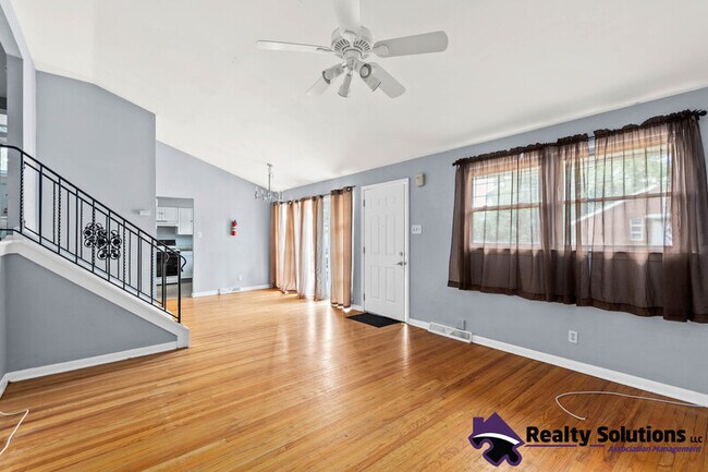 Building Photo - 706 Heston Rd