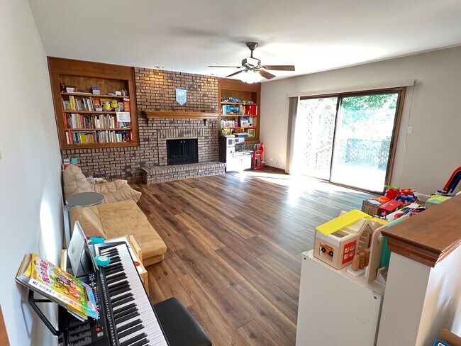 Foto del edificio - 6096 Angel Ln