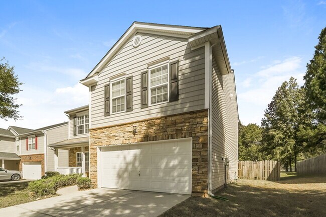 Building Photo - 3620 Larkhaven Village Dr
