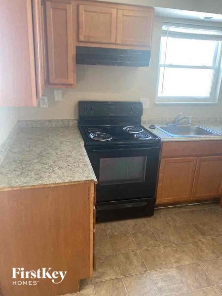 Foto del edificio - 5658 Buttercup Ln