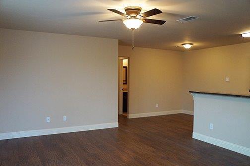 Foto del edificio - 8125-8127 Tanner Ave