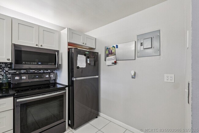 Foto del edificio - 6500 Cypress Rd