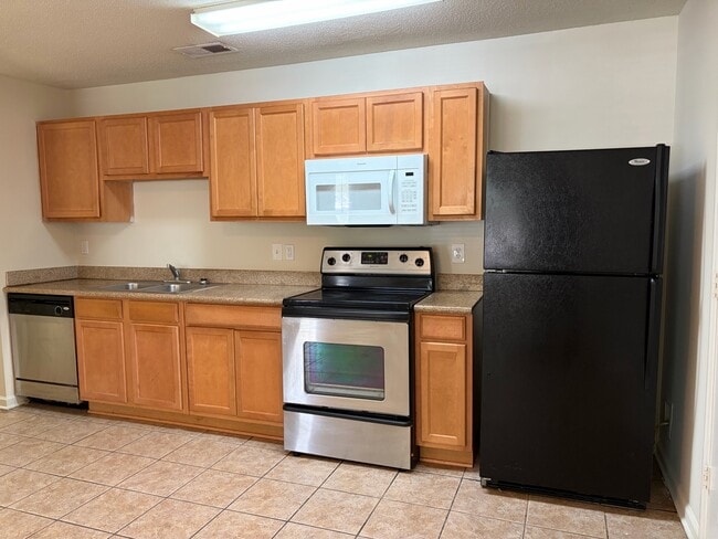 Photo - 3000 S Adams St (Tallahassee, FL) Townhome