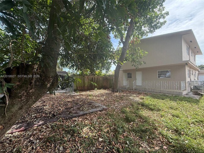 Building Photo - 435 NW 44th Ave