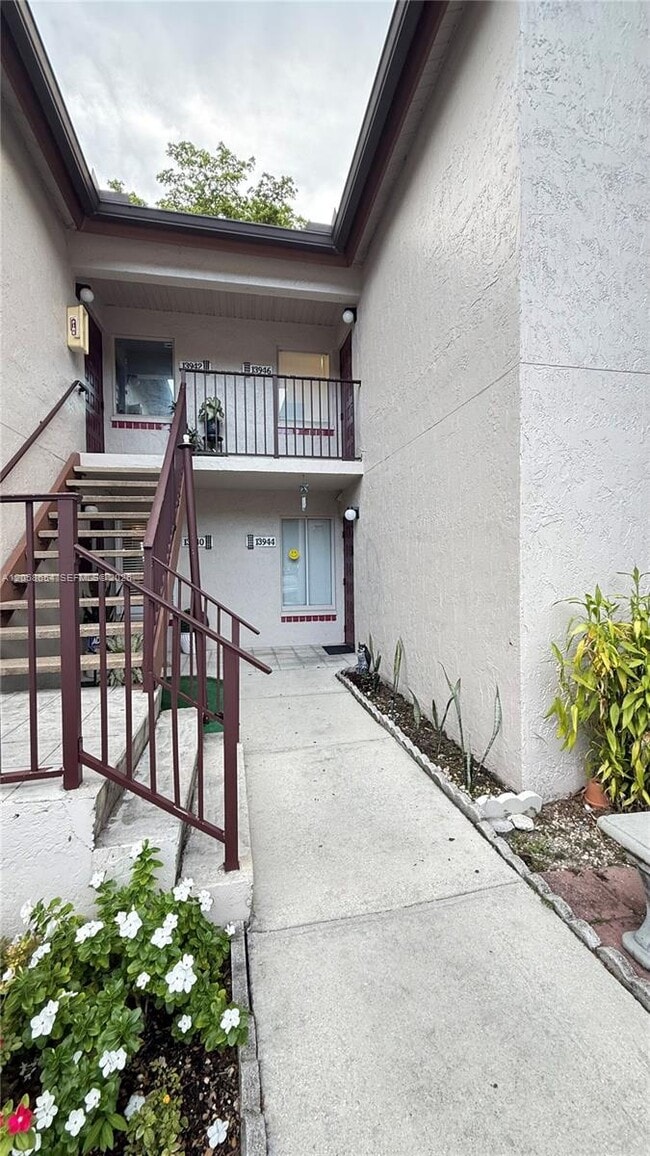 Building Photo - 13944 SW 90th Terrace