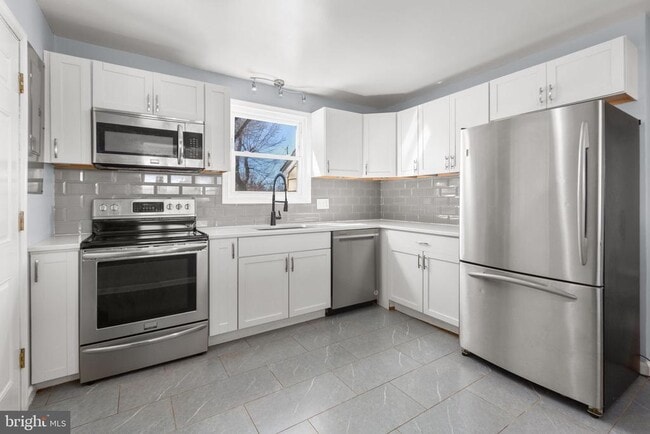 Building Photo - 1503 Dixon St