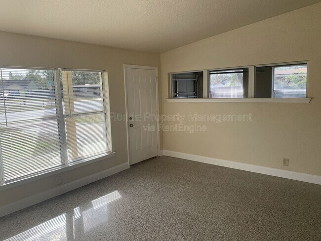 Foto del edificio - 202 Bamboo Dr