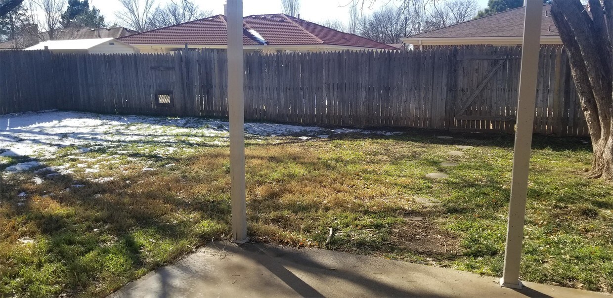 Building Photo - 3448 Amherst Dr