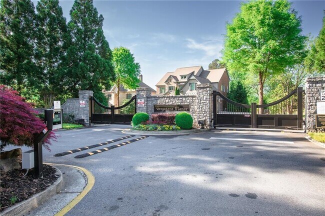 Foto del edificio - 2360 Manor Creek Ct