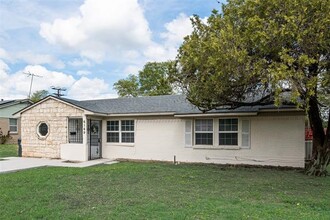 Building Photo - 6149 Singing Hills Dr