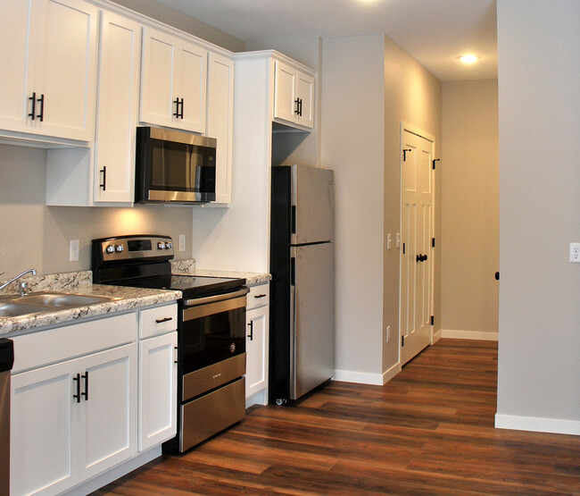 Kitchen - Willow Creek Townhomes