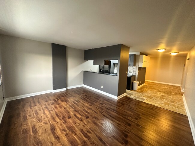 Foto del edificio - 600 E 8th St
