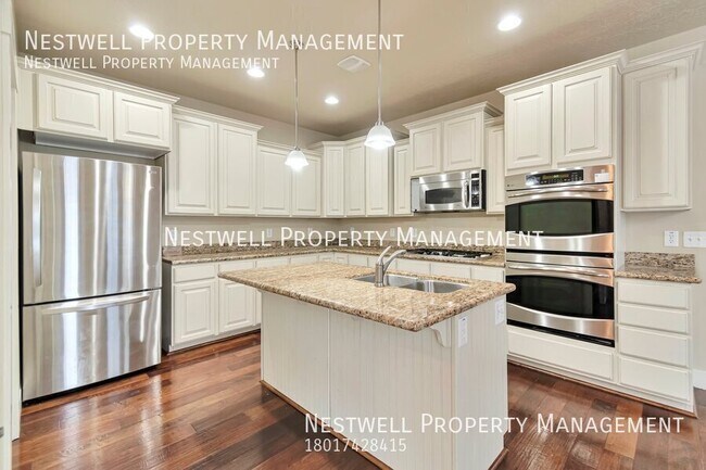 Building Photo - Stunning Daybreak Mansion Home