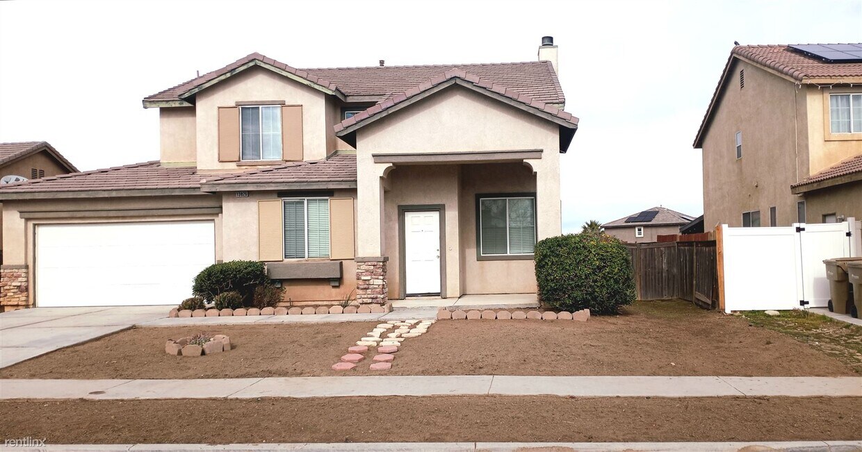 3 br, 2.5 bath House 13826 Rosemary St R... House Rental in