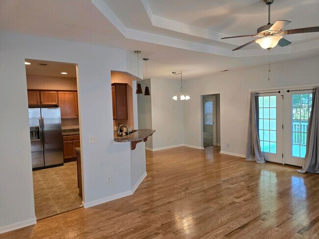 Foto del edificio - Spacious home located in quiet Cul De Sac