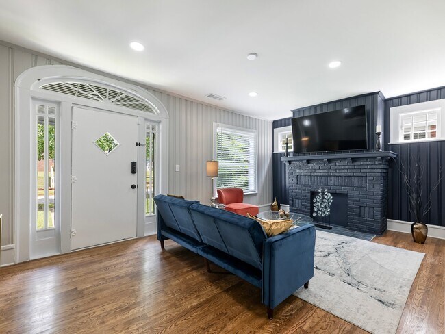 Building Photo - 1054 Katherwood Dr SW