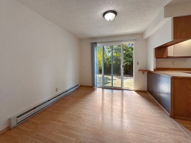 Building Photo - 3bd/1ba Redmond Home