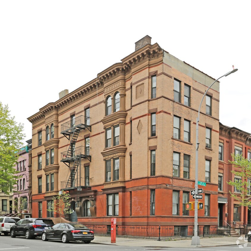 Primary Photo - 570 Jefferson Ave