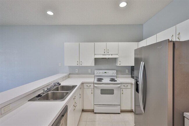 Building Photo - 12950 Kings Crossing Dr