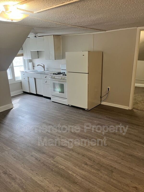 Primary Photo - 225 S 7th St