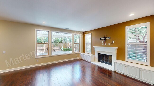 Building Photo - Beautiful Home in Portola Springs
