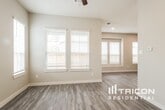 Foto principal - 9835 Willow Creek Commerce Dr
