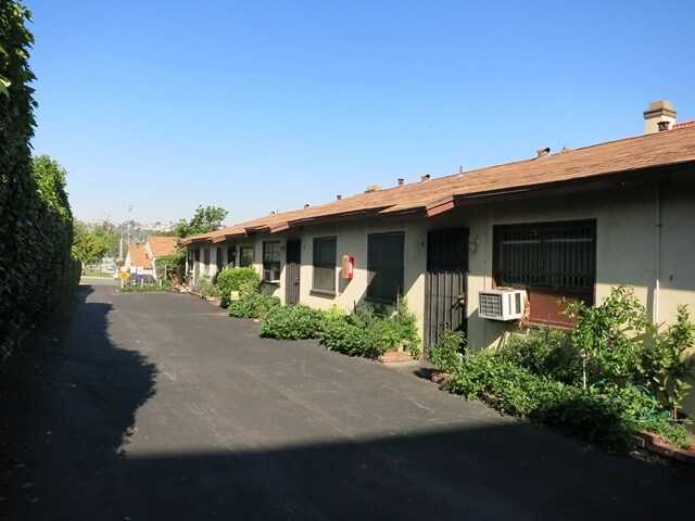 Building Photo - 408 S Ramona Ave