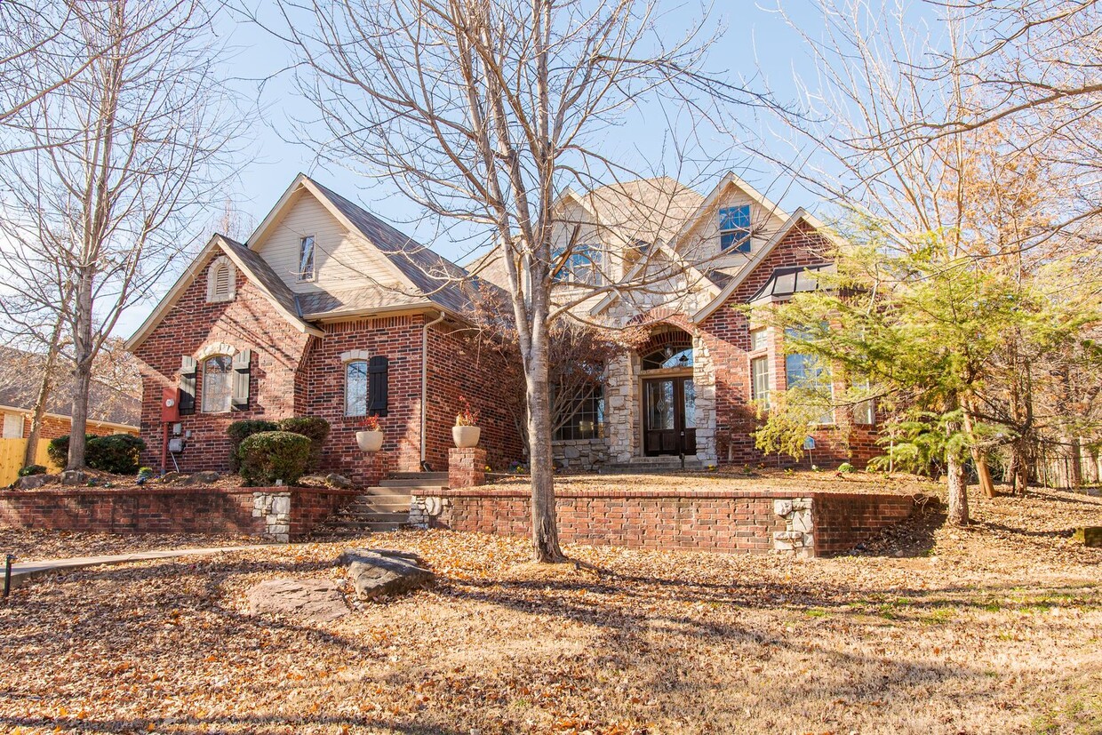 Foto principal - Beautiful 4 Bedroom Home For Rent in Edmond