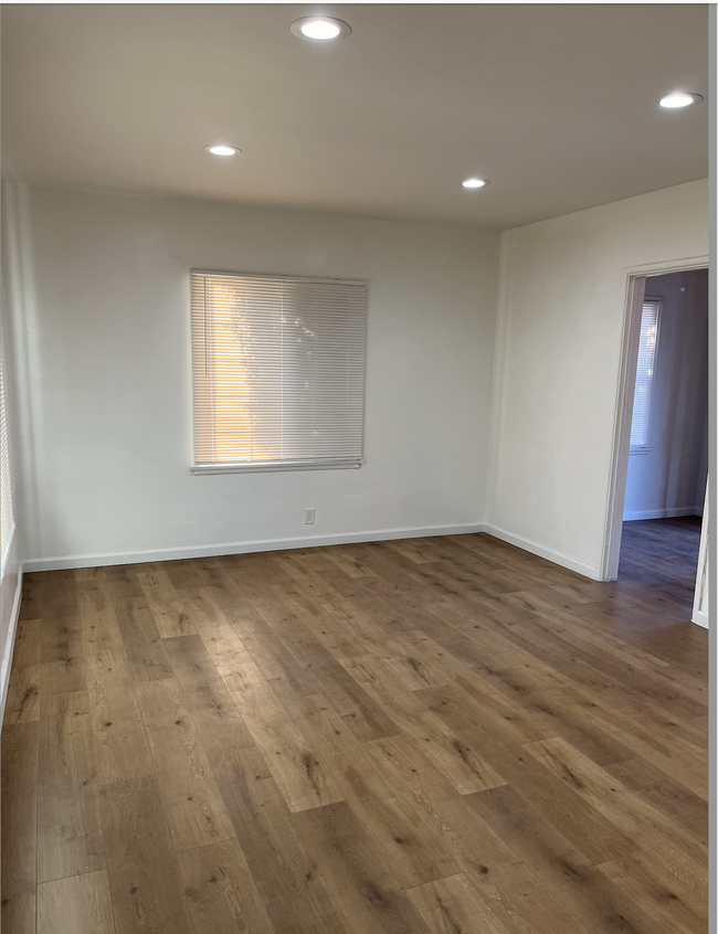 Foto del edificio - 747 W 120th St