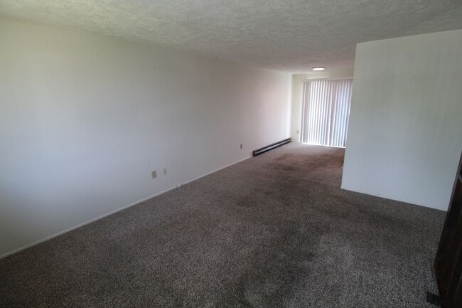 Building Photo - 828 E Gordon Ave