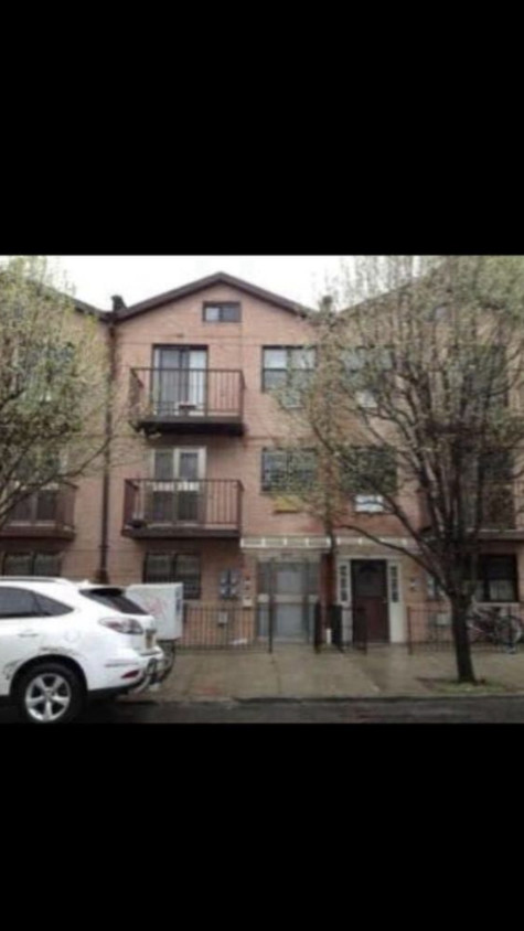 Primary Photo - 858 Willoughby Ave